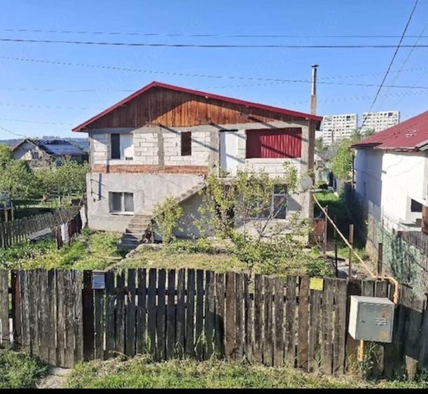 Casă cu 3 camere în Galata