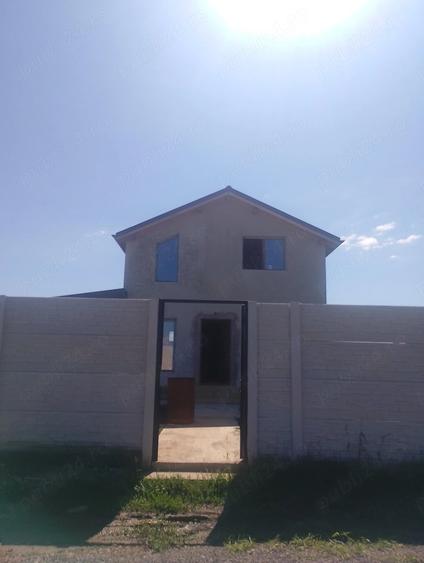 Casă cu Teren 300 Mp în Dascălu