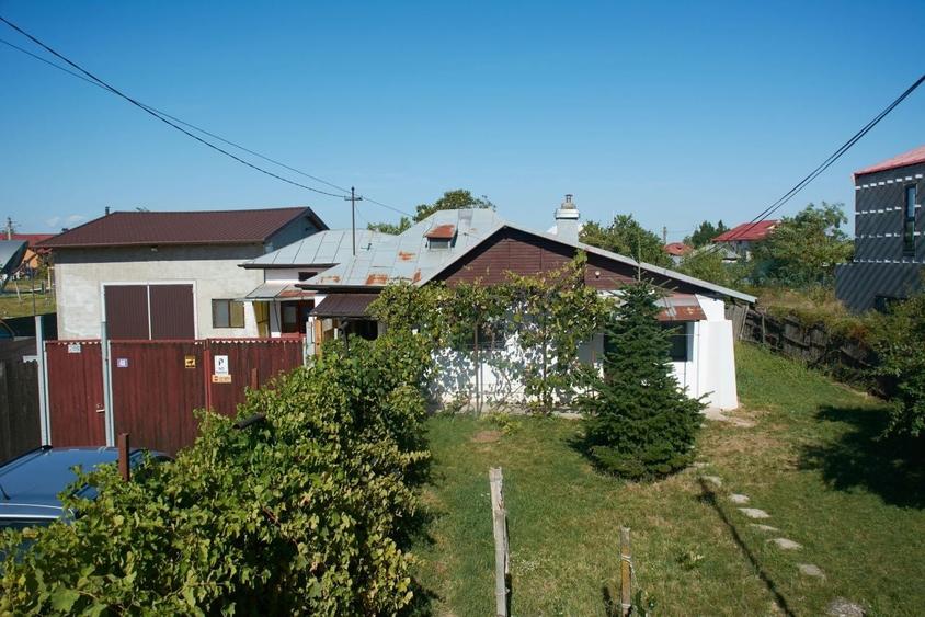 Casă cu 4 camere în Stoenești