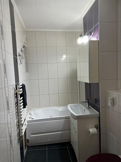 Apartament cu 3 camere decomandat în Aurel Vlaicu