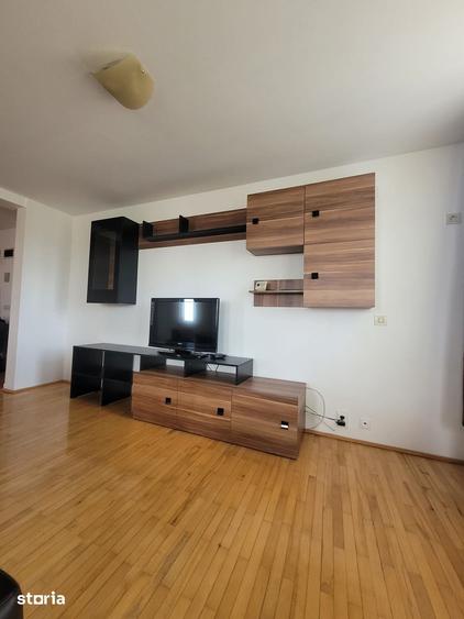 Apartament cu 3 camere semidecomandat în Zorilor
