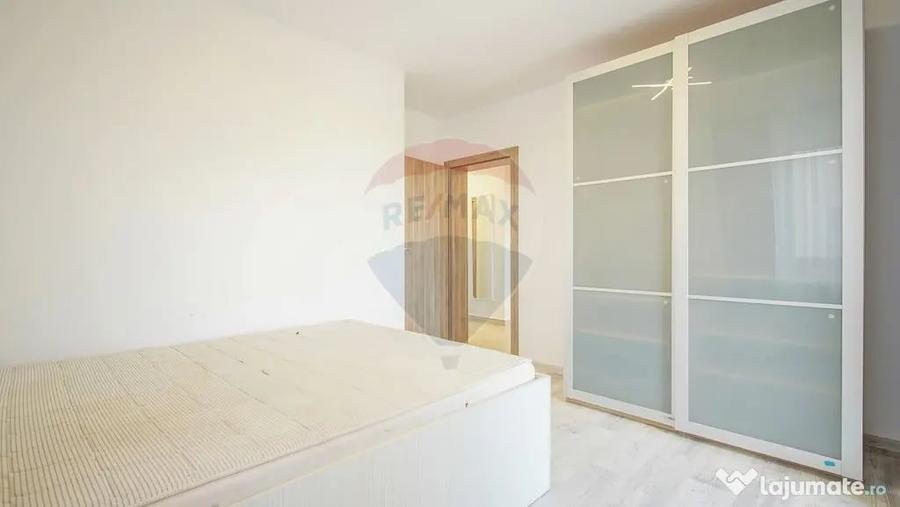 Apartament cu 3 camere decomandat în IAR