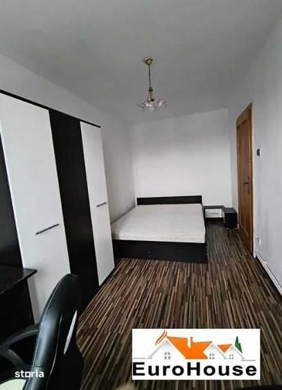 Apartament cu 3 camere semidecomandat în Cetate