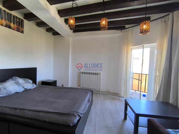 Apartament cu 3 camere semidecomandat în Peninsula