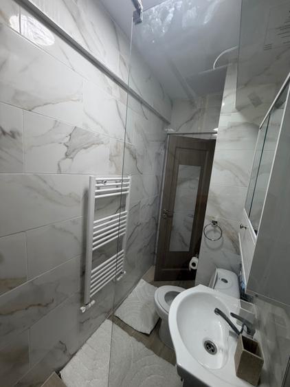 Garsonieră decomandată în Central