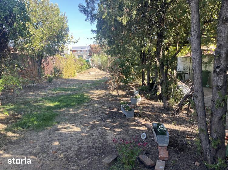 Casă cu 3 camere cu Teren 500 Mp în Central