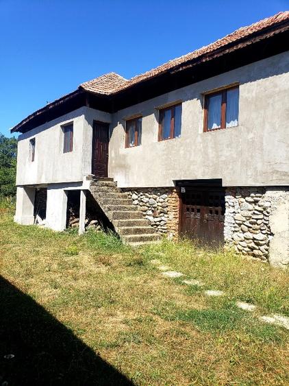 Casă individuală cu 3 camere cu Teren 1200 Mp în Bălănești