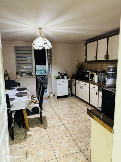 Casă cu 6 camere cu Teren 1000 Mp în Central