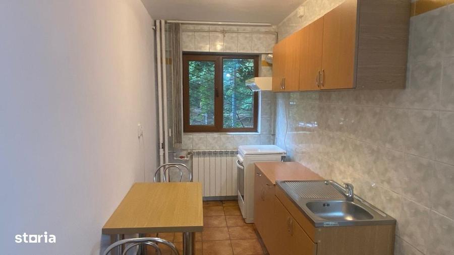 Garsonieră decomandată în Tineretului