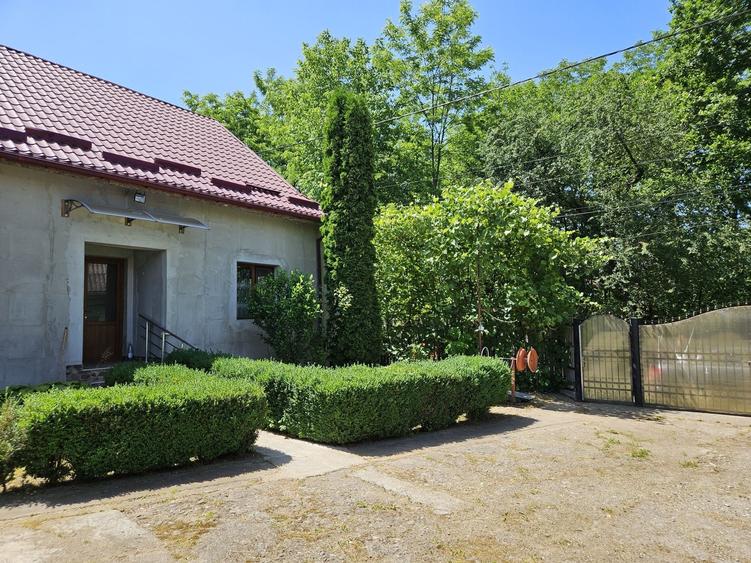 Casă cu 2 camere în Lapoș