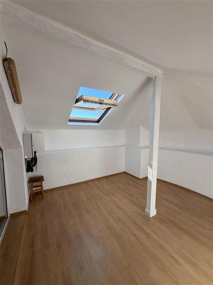 Apartament cu 3 camere semidecomandat, mobilat în Colentina