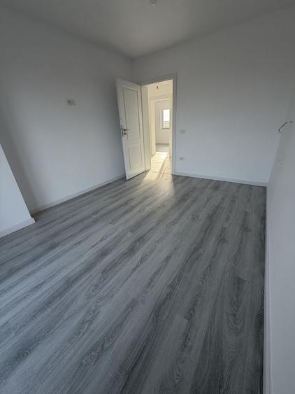 Casă cu 4 camere în Remetea Mare
