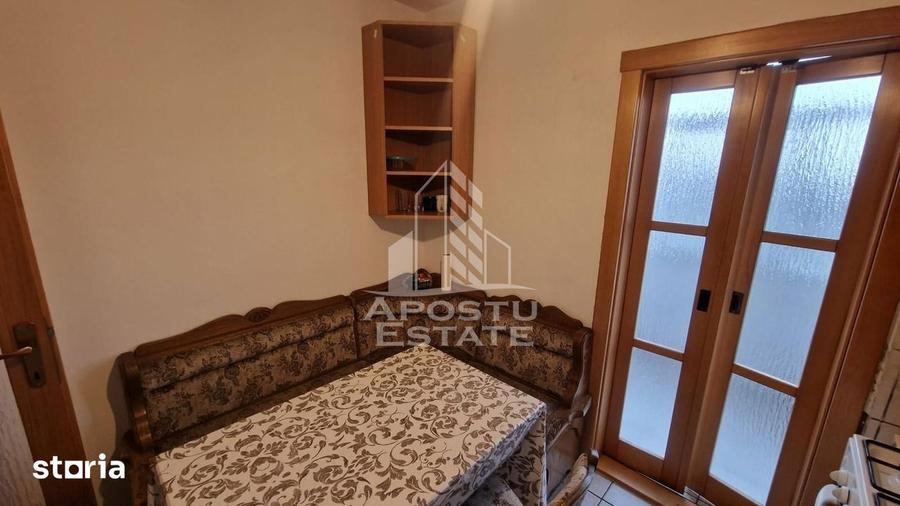 Apartament cu 3 camere decomandat, mobilat în Soarelui