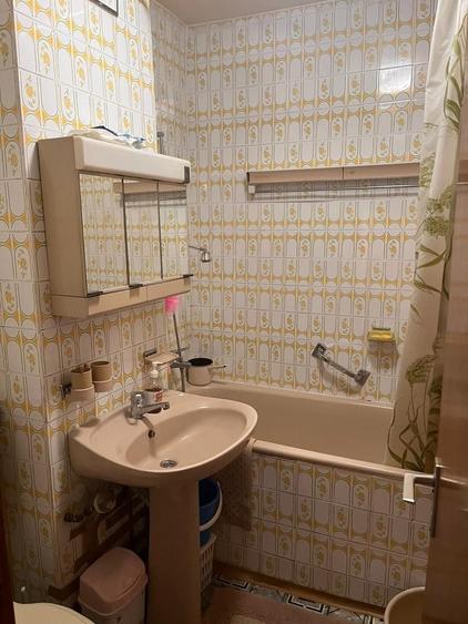 Apartament cu 3 camere decomandat în Tineretului