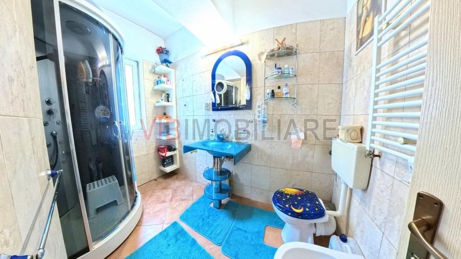Apartament cu 3 camere semidecomandat, mobilat în Nord