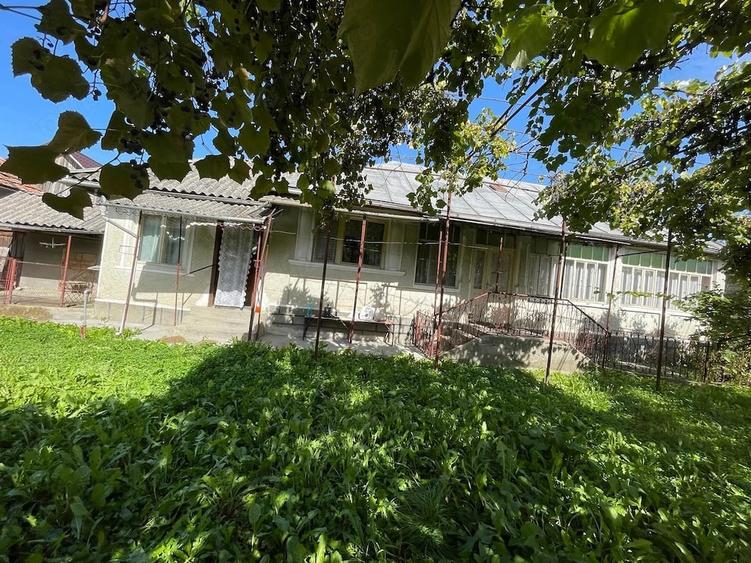 Casă cu 3 camere cu Teren 1900 Mp în Chiuza