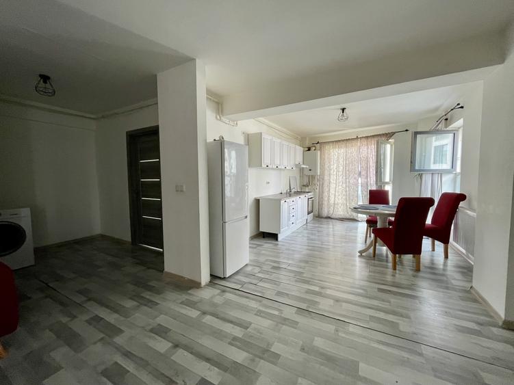 Apartament cu 2 camere semidecomandat, mobilat în Dâmbul Rotund