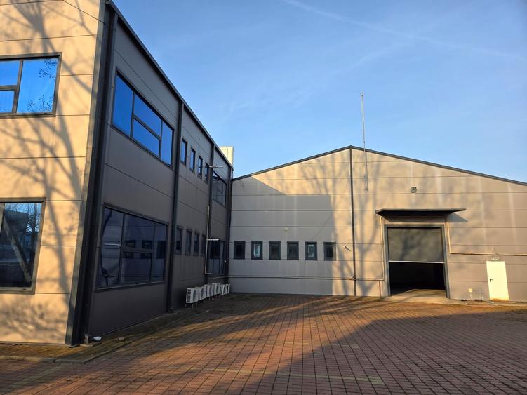 Spațiu industrial, de 1,716 mp, în Otopeni