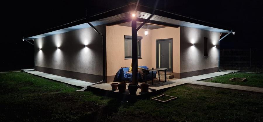 Casă cu 3 camere în Exterior Vest