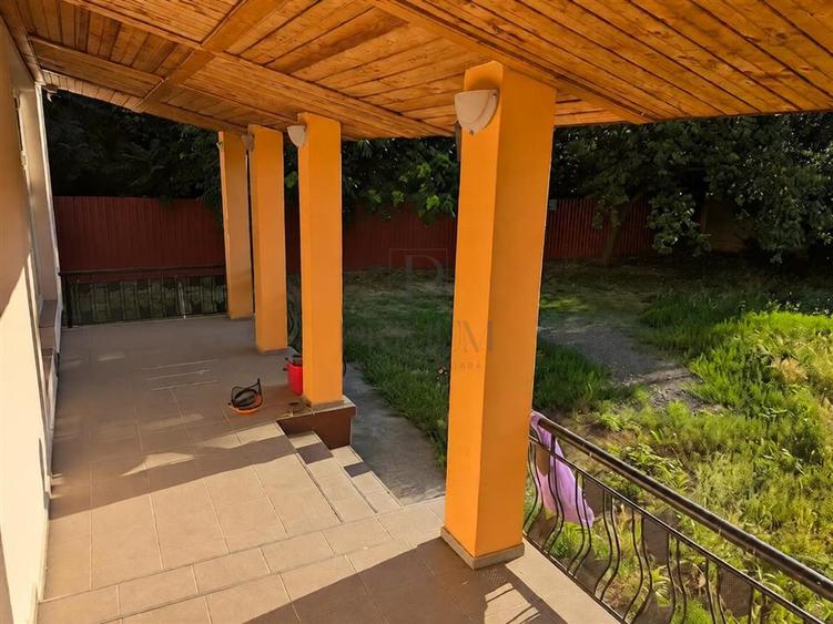 Casă individuală cu 5 camere cu Teren 500 Mp în Aradului