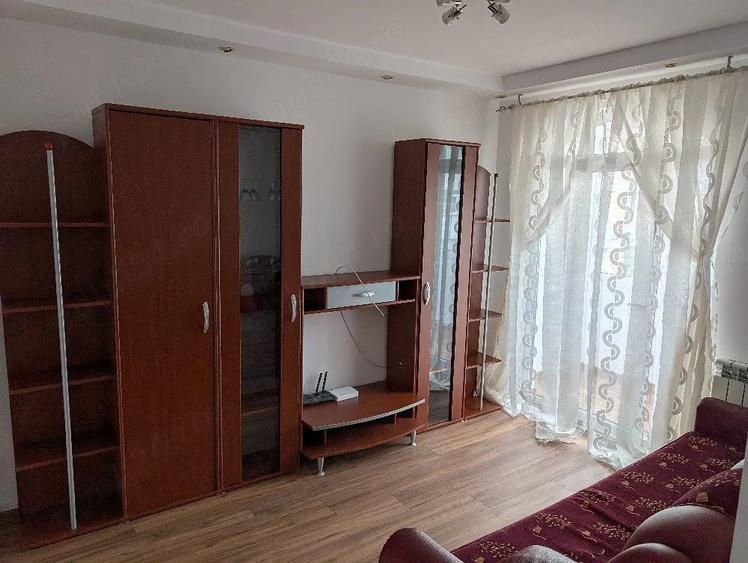 Apartament cu 2 camere decomandat în Precista