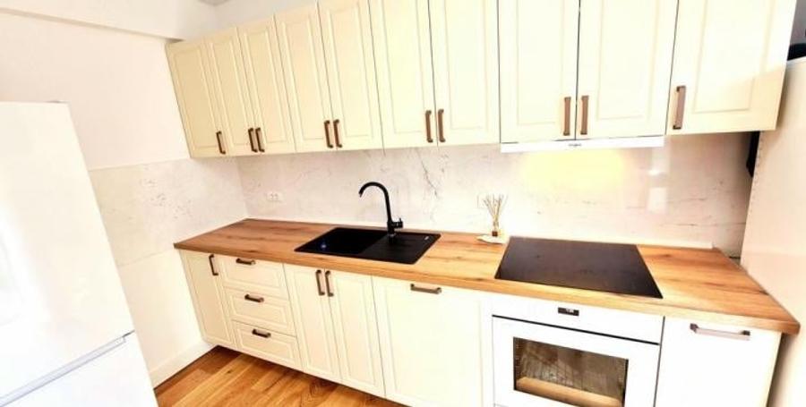 Apartament cu 3 camere decomandat, mobilat în Timpuri Noi