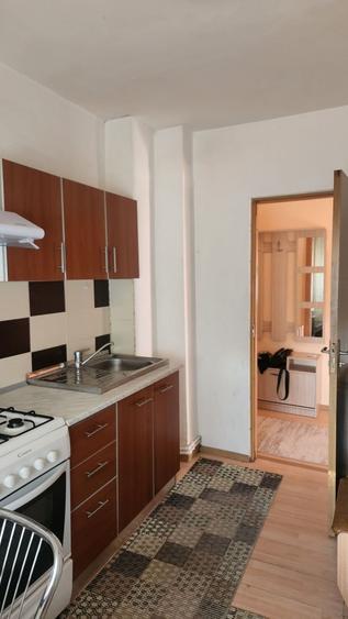 Inchiriez 2 camere deco, etaj 1 URA - 6