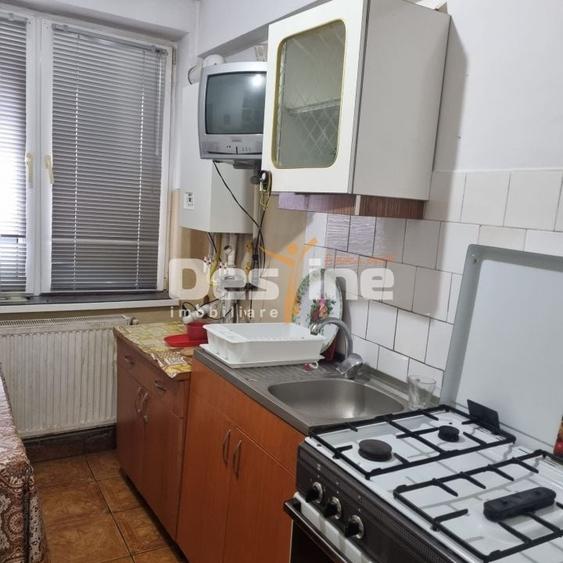 Apartament cu 2 camere decomandat, mobilat în Centrul Vechi
