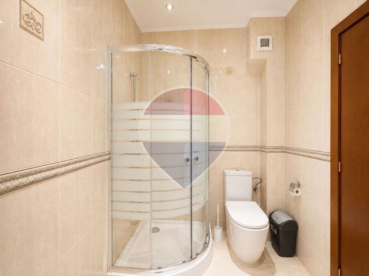 Apartament cu 3 camere, mobilat în Nord