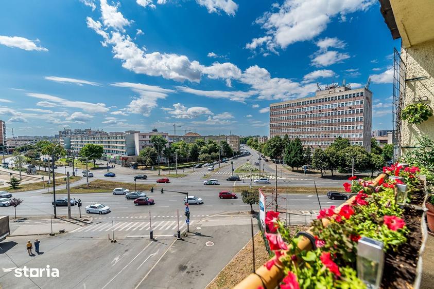 Apartament cu 4 camere decomandat în Central