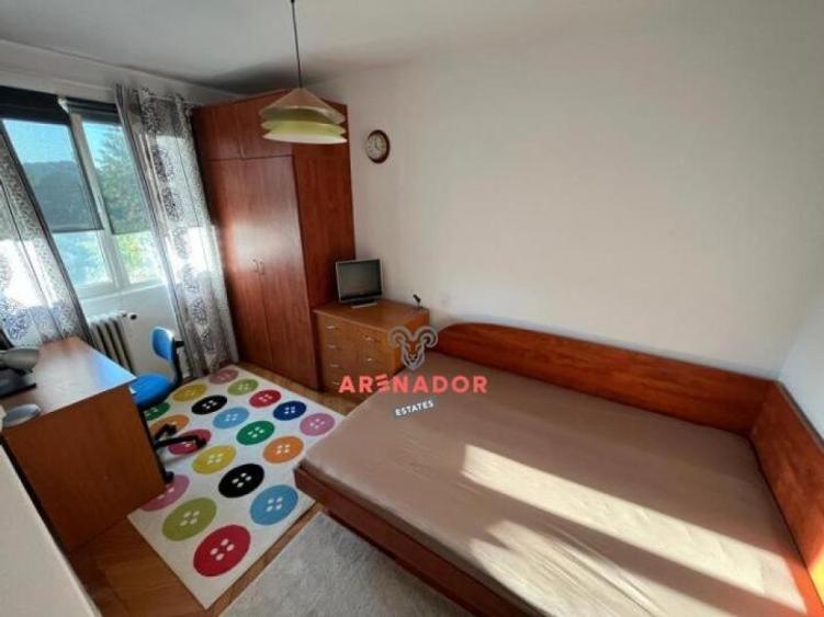 Apartament cu 3 camere, mobilat în Titan