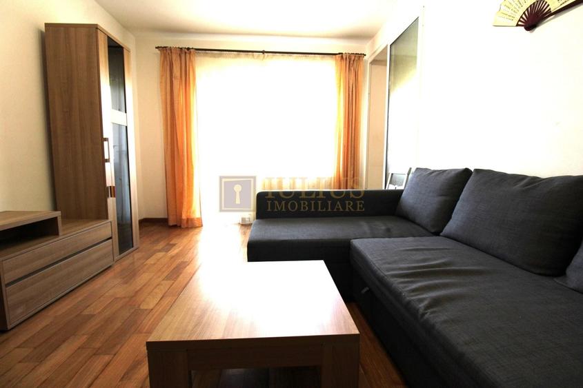 Apartament cu 3 camere decomandat, mobilat în Aradului