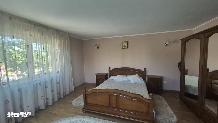 Casă cu 4 camere în Piatra