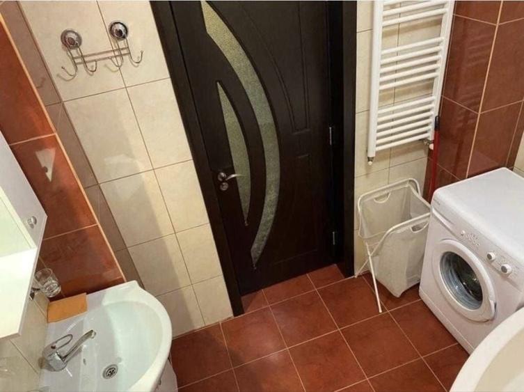 Garsonieră în Roșu