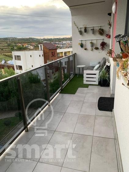 Apartament cu 2 camere semidecomandat, mobilat în Borhanci