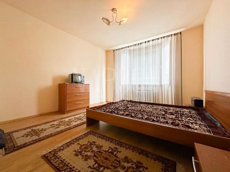 Casă individuală cu 5 camere cu Canalizare în Central