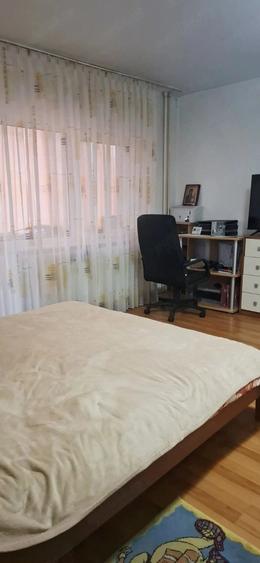 Garsonieră decomandată în Steaua