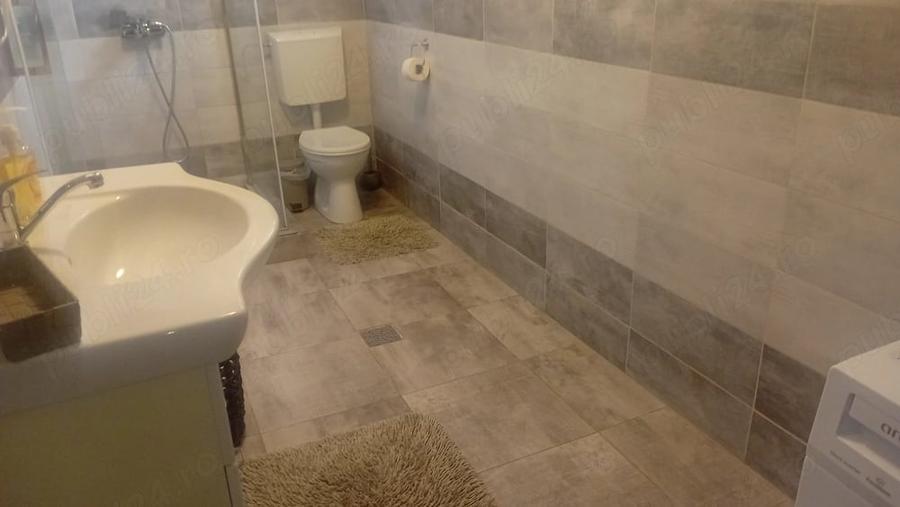 Casă cu 6 camere cu Teren 508 Mp în Bujac