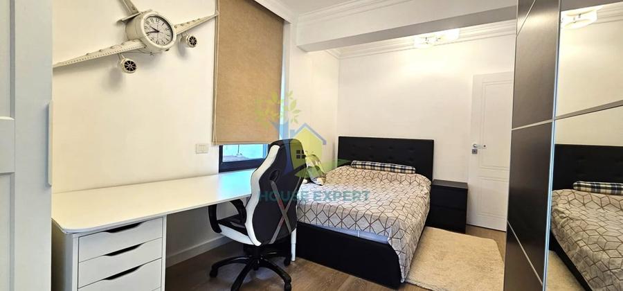 Apartament cu 5 camere decomandat, mobilat în Aviației