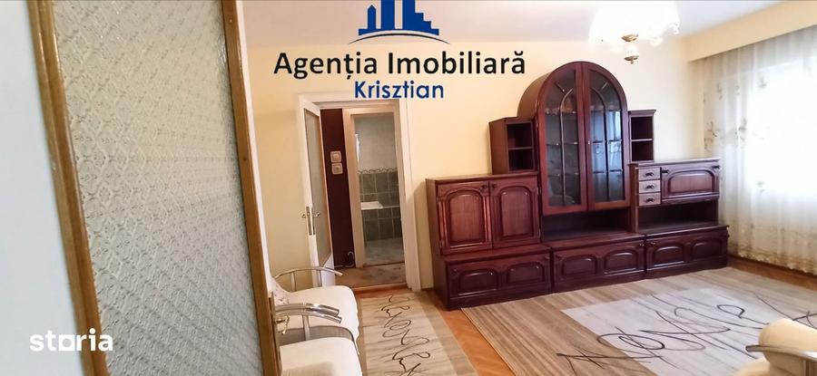 Apartament cu 4 camere de vanzare in Micro 16 - 1