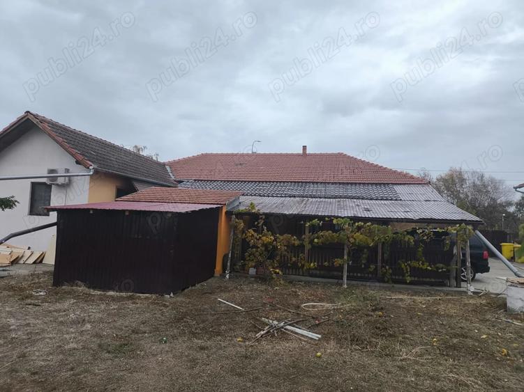 Casă cu 5 camere cu Teren 1439 Mp în Central