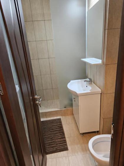 Apartament cu 2 camere semidecomandat, mobilat în Titan