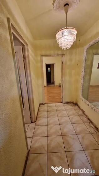 Apartament cu 2 camere semidecomandat în Viziru 1