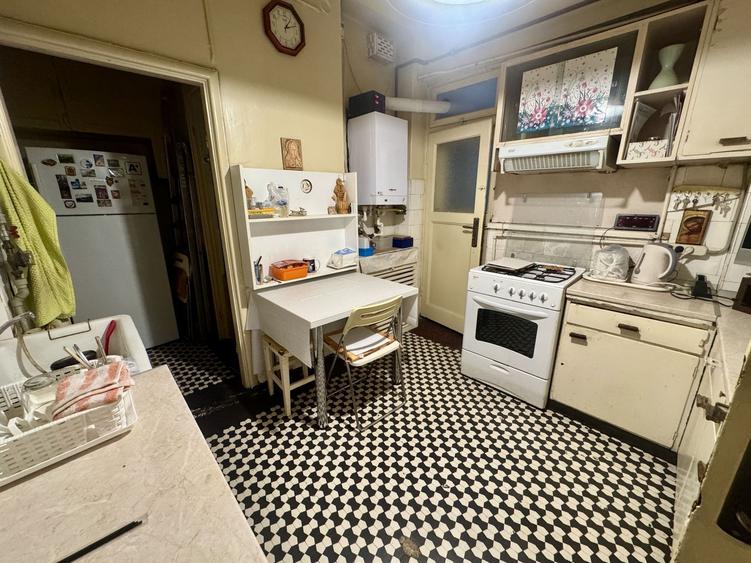Apartament cu 4 camere circular, mobilat în Universitate
