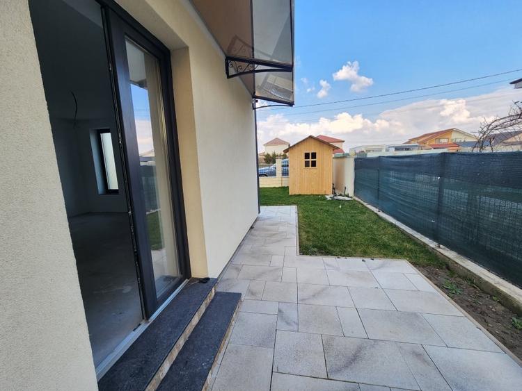 Duplex cu 4 camere cu Canalizare în Dumbrăvița