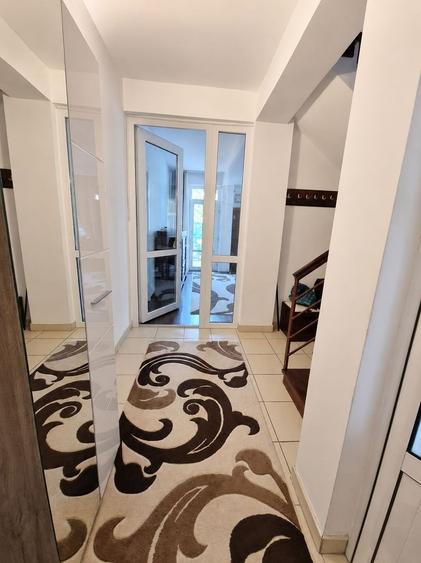 Duplex cu 5 camere cu Canalizare în Giulești Sârbi