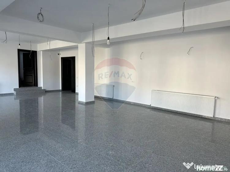 Spațiu comercial, de 690 mp, în Bistrița