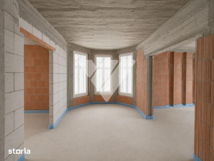 Casă cu 7 camere cu Teren 459 Mp în Central