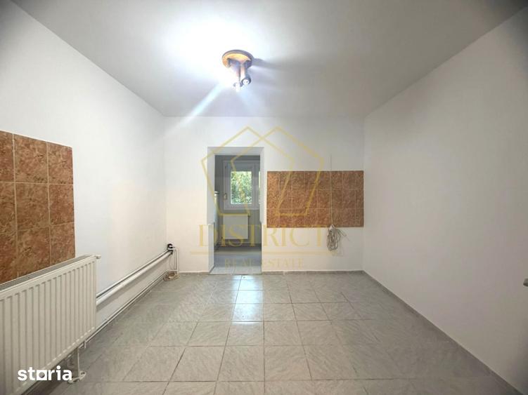 Apartament cu 3 camere, mobilat în Est