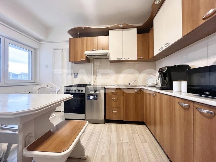 Apartament cu 4 camere decomandat, mobilat în Mărăști